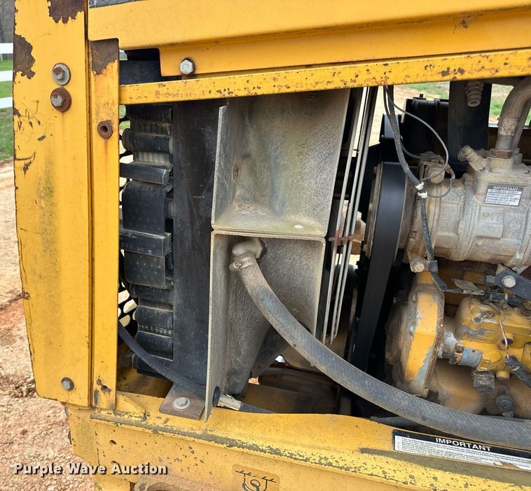 image for item DV1899 1997 John Deere 310E backhoe