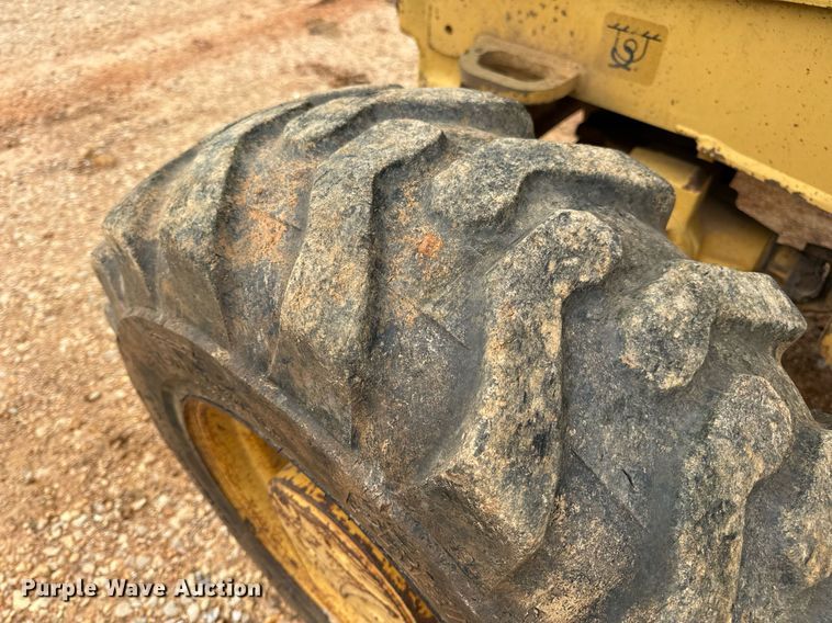 image for item DV1899 1997 John Deere 310E backhoe