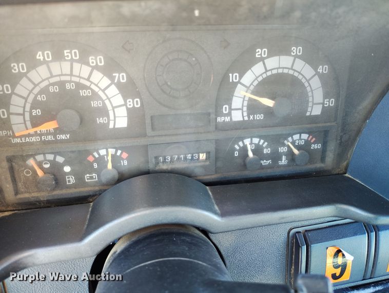 image for item DV6713 1995 Chevrolet Kodiak C5500 flatbed truck