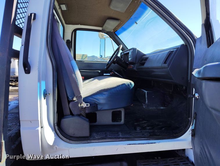 image for item DV6713 1995 Chevrolet Kodiak C5500 flatbed truck