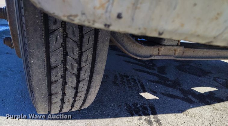 image for item DV6713 1995 Chevrolet Kodiak C5500 flatbed truck