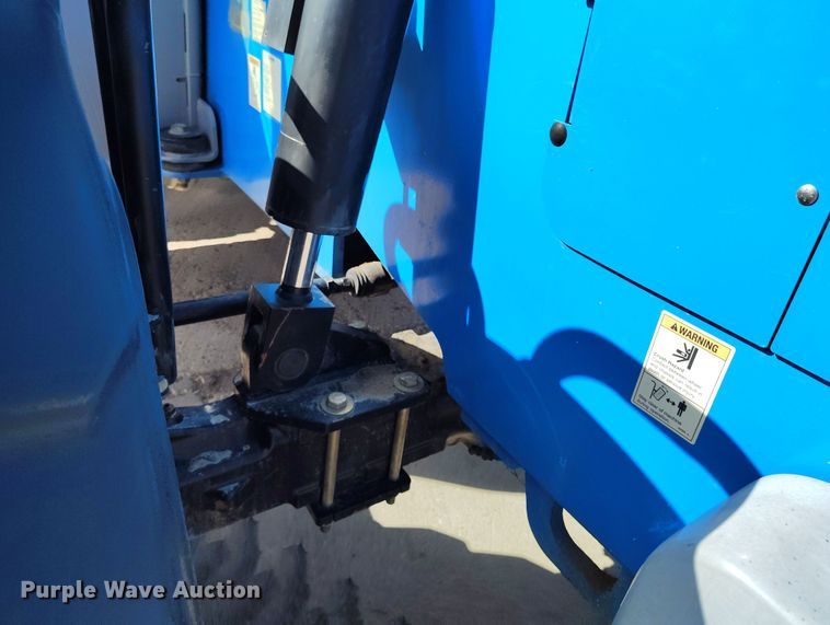 image for item DV6735 2012 Genie GTH1056 telehandler