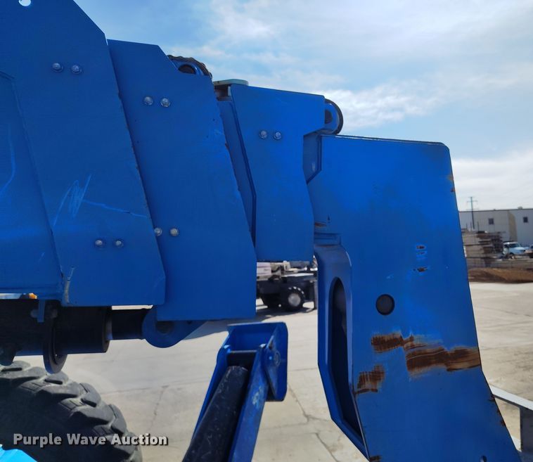 image for item DV6735 2012 Genie GTH1056 telehandler