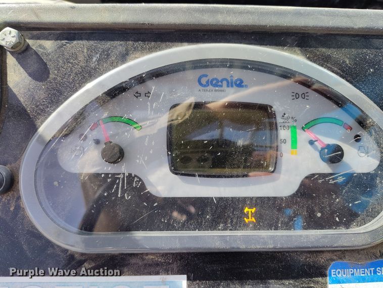 image for item DV6735 2012 Genie GTH1056 telehandler