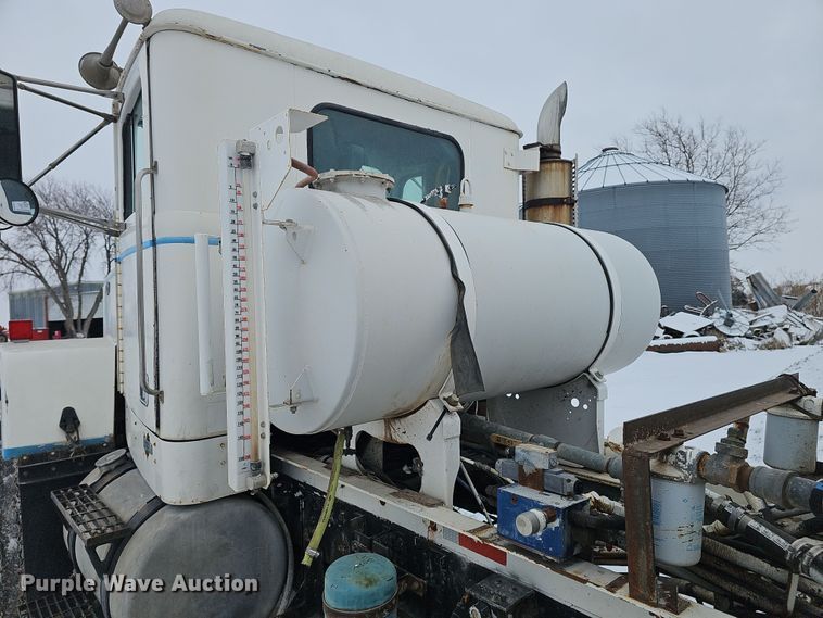 image for item DW3131 1987 Autocar ready mix truck