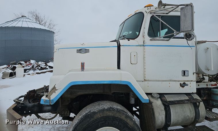 image for item DW3131 1987 Autocar ready mix truck