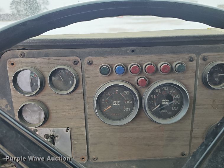 image for item DW3131 1987 Autocar ready mix truck