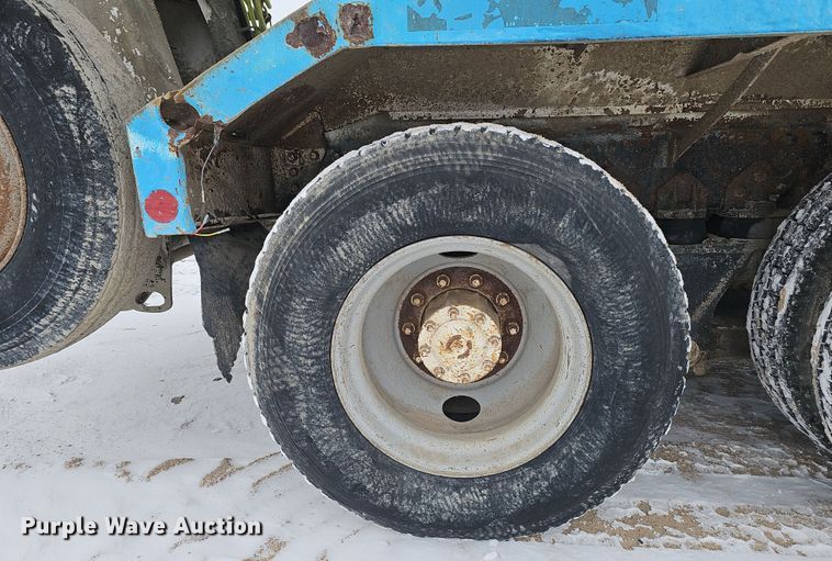 image for item DW3131 1987 Autocar ready mix truck