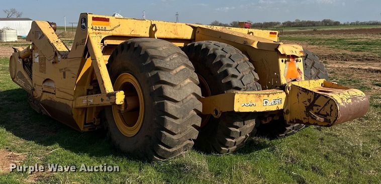 image for item DW8644 2014 John Deere 2112E scraper