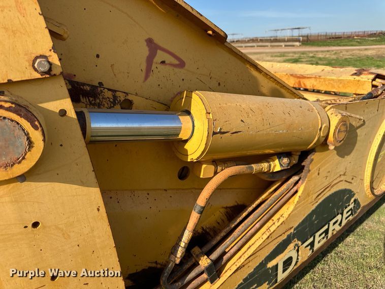 image for item DW8644 2014 John Deere 2112E scraper