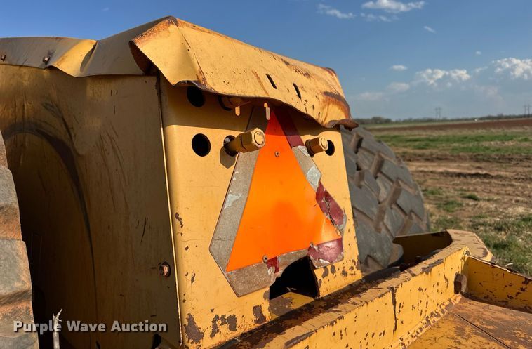 image for item DW8644 2014 John Deere 2112E scraper