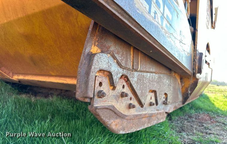 image for item DW8644 2014 John Deere 2112E scraper