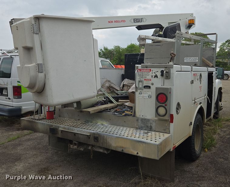 image for item DW8680 2013 Chevrolet Silverado 3500HD bucket truck