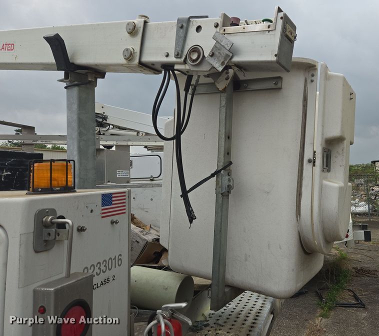 image for item DW8680 2013 Chevrolet Silverado 3500HD bucket truck