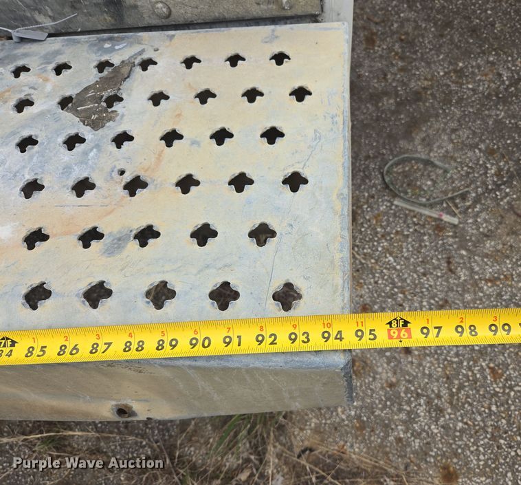 image for item DW8680 2013 Chevrolet Silverado 3500HD bucket truck