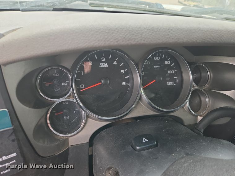 image for item DW8680 2013 Chevrolet Silverado 3500HD bucket truck