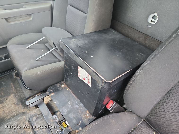 image for item DW8680 2013 Chevrolet Silverado 3500HD bucket truck