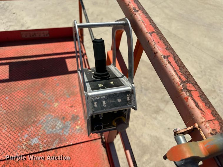 image for item DW8702 2015 Snorkel S4726E scissor lift