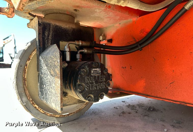 image for item DW8702 2015 Snorkel S4726E scissor lift