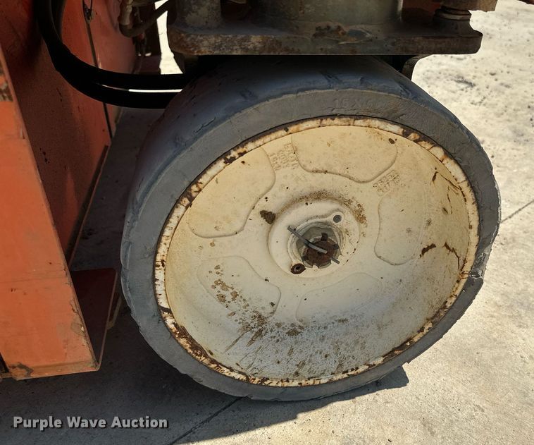 image for item DW8702 2015 Snorkel S4726E scissor lift