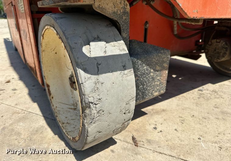 image for item DW8702 2015 Snorkel S4726E scissor lift