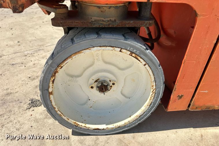 image for item DW8702 2015 Snorkel S4726E scissor lift