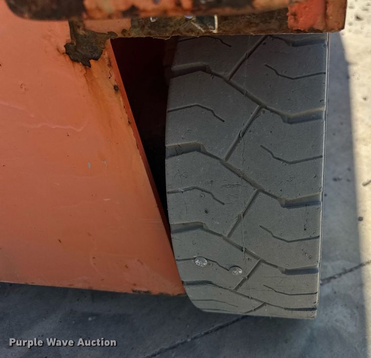 image for item DW8702 2015 Snorkel S4726E scissor lift