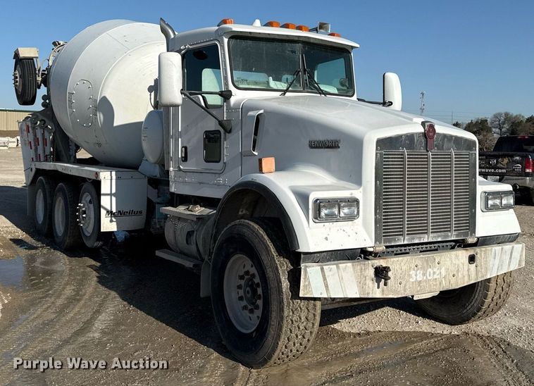 image for item DY7990 2003 Kenworth W900 ready mix truck