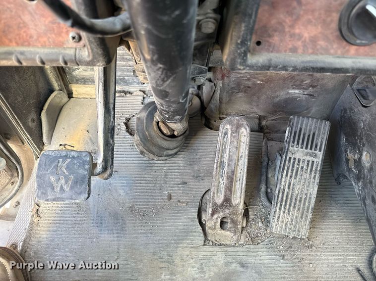 image for item DY7990 2003 Kenworth W900 ready mix truck