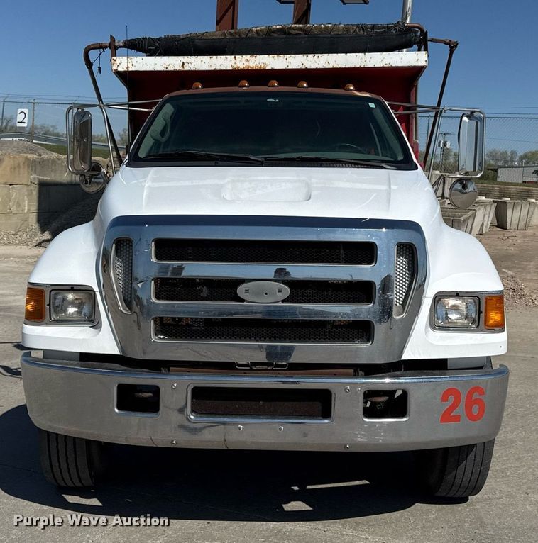 image for item DY7991 2004 Ford F650 dump truck