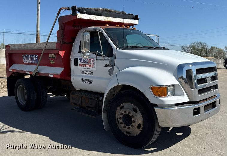 image for item DY7991 2004 Ford F650 dump truck