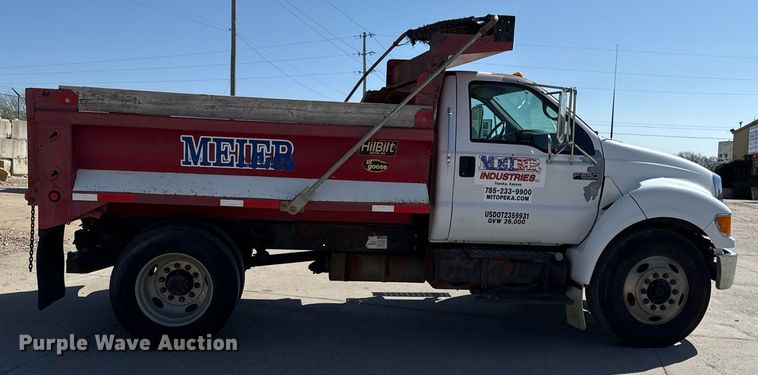 image for item DY7991 2004 Ford F650 dump truck