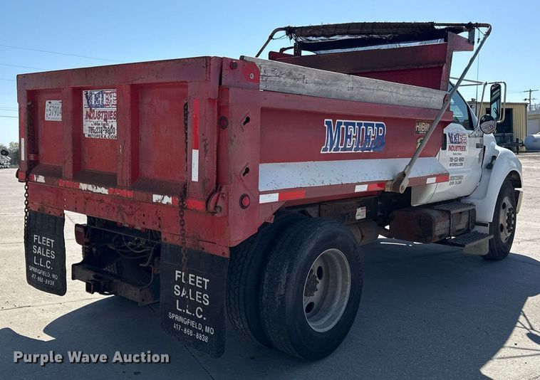 image for item DY7991 2004 Ford F650 dump truck