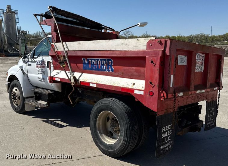 image for item DY7991 2004 Ford F650 dump truck