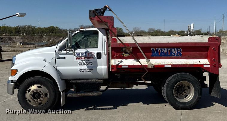 image for item DY7991 2004 Ford F650 dump truck