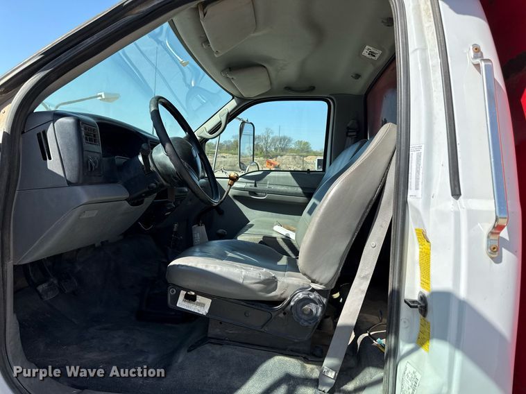 image for item DY7991 2004 Ford F650 dump truck