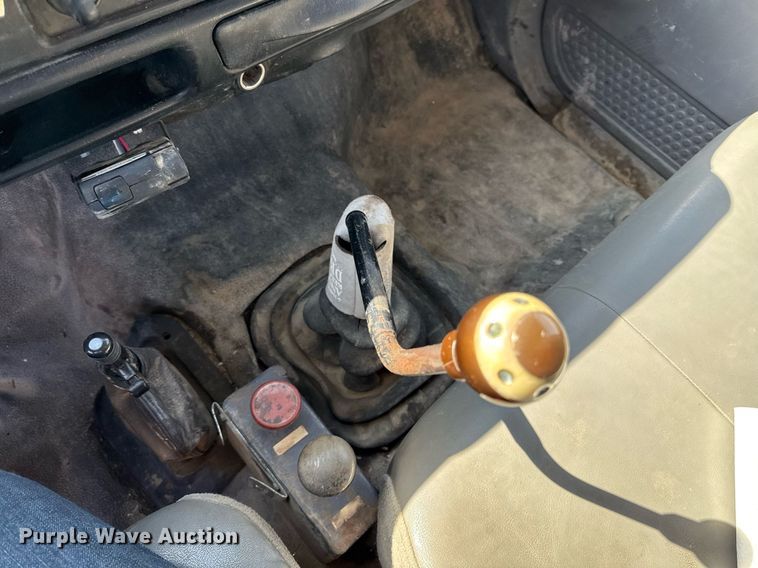 image for item DY7991 2004 Ford F650 dump truck