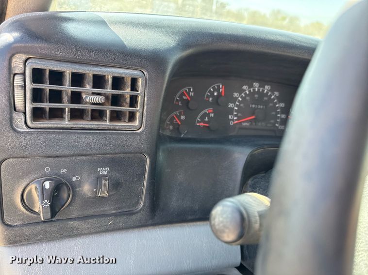 image for item DY7991 2004 Ford F650 dump truck