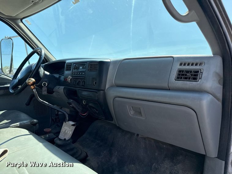 image for item DY7991 2004 Ford F650 dump truck