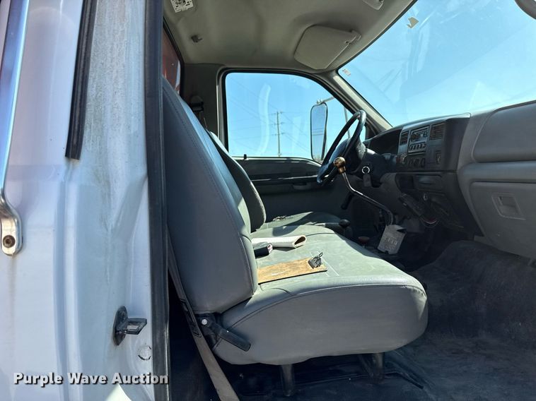 image for item DY7991 2004 Ford F650 dump truck