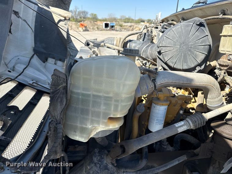 image for item DY7991 2004 Ford F650 dump truck