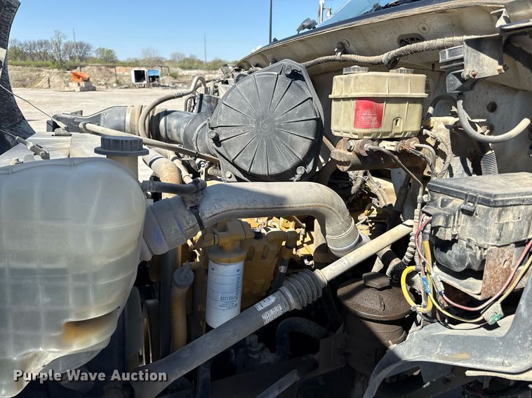 image for item DY7991 2004 Ford F650 dump truck