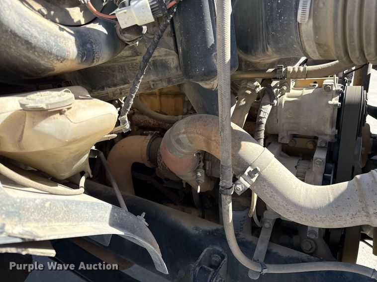 image for item DY7991 2004 Ford F650 dump truck