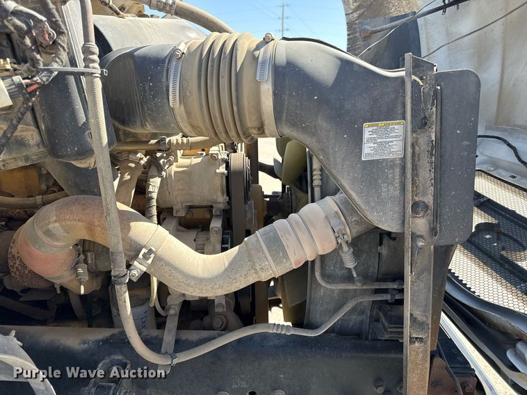 image for item DY7991 2004 Ford F650 dump truck