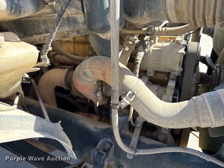 image for item DY7991 2004 Ford F650 dump truck