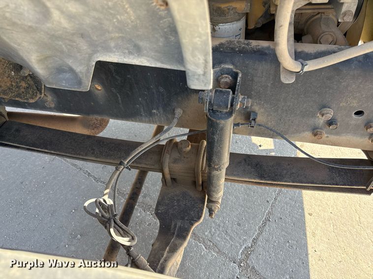 image for item DY7991 2004 Ford F650 dump truck