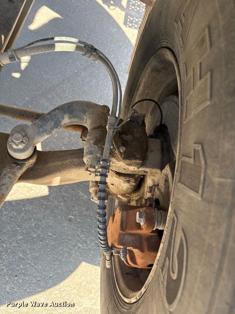 image for item DY7991 2004 Ford F650 dump truck