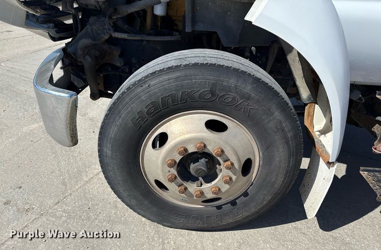 image for item DY7991 2004 Ford F650 dump truck