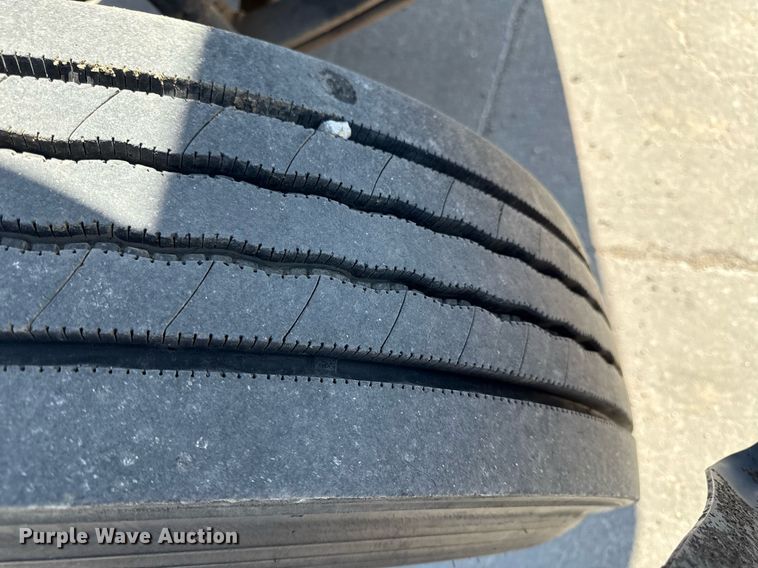 image for item DY7991 2004 Ford F650 dump truck