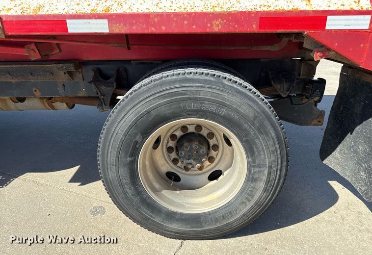 image for item DY7991 2004 Ford F650 dump truck